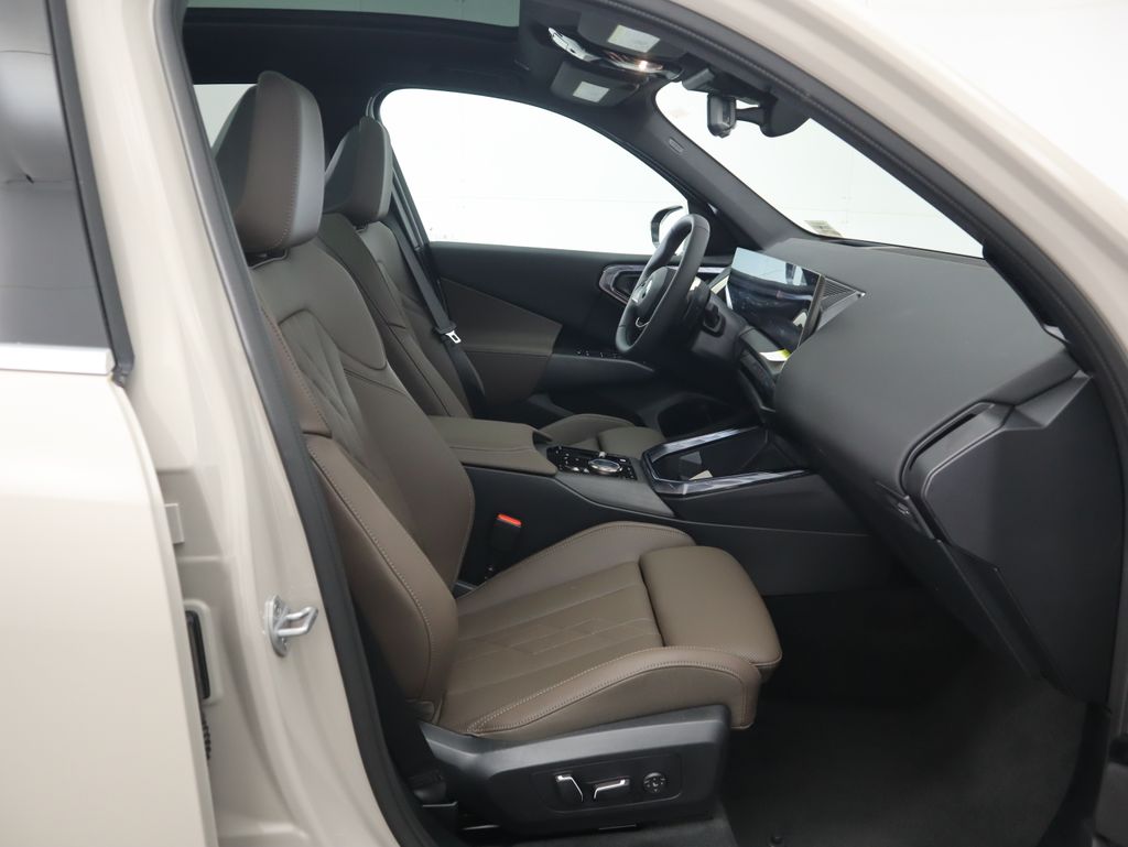 Thumbnail: 2025 BMW X3 - 21