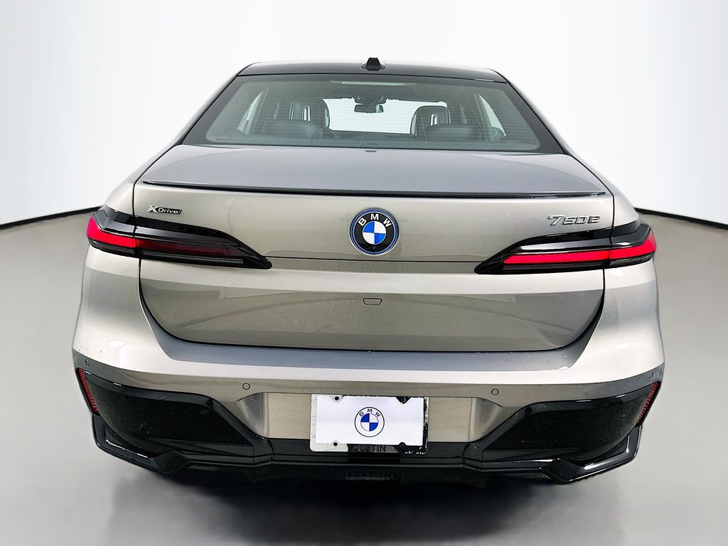 Thumbnail: 2026 BMW 7 Series - 6