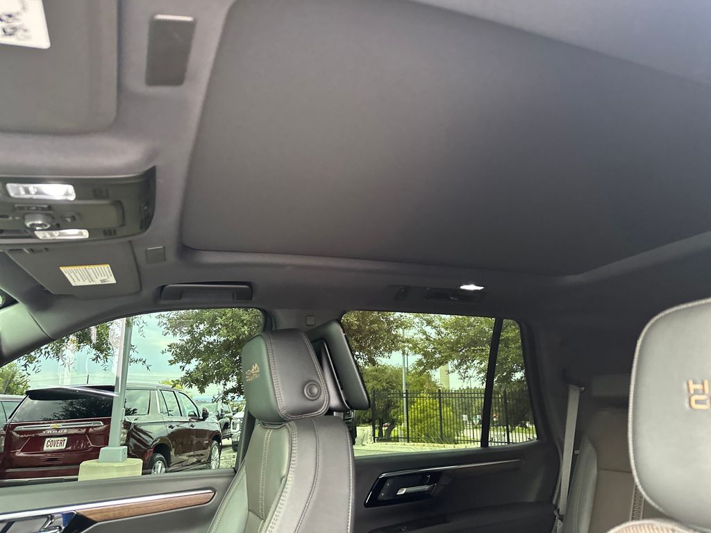 Used 2025 Gray Chevrolet High Country image 28