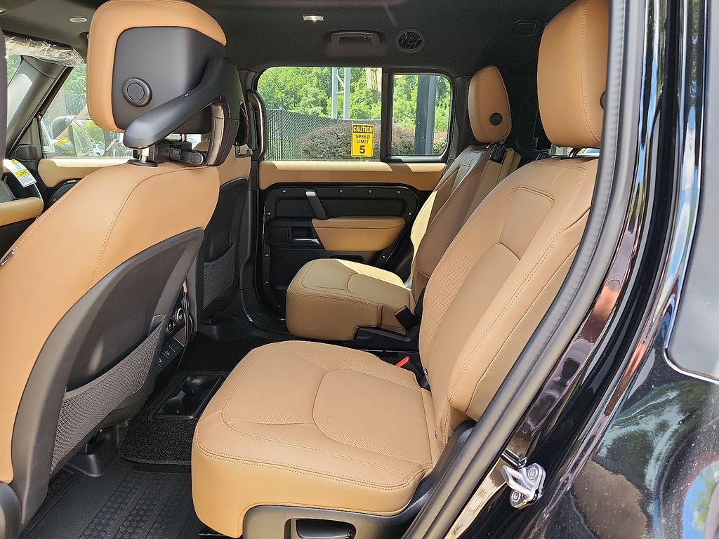 Thumbnail: 2025 Land Rover Defender - 5