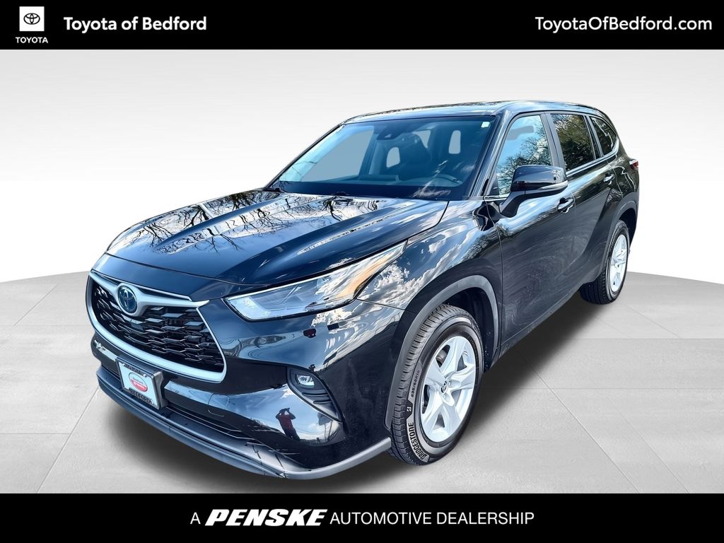 2023 Toyota Highlander LE -
                Bedford, OH