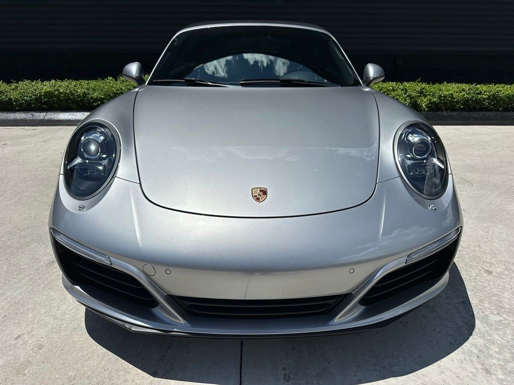 Thumbnail: 2017 Porsche 911 - 8