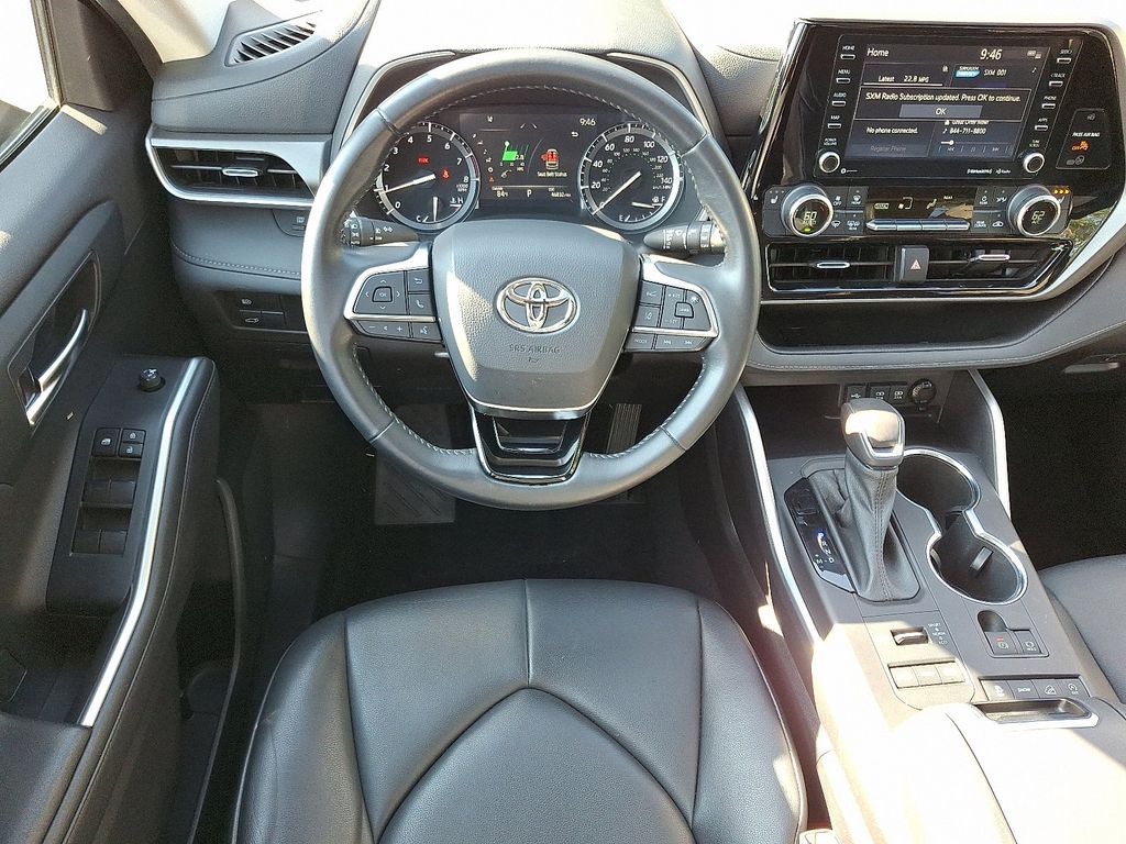 Thumbnail: 2021 Toyota Highlander - 11