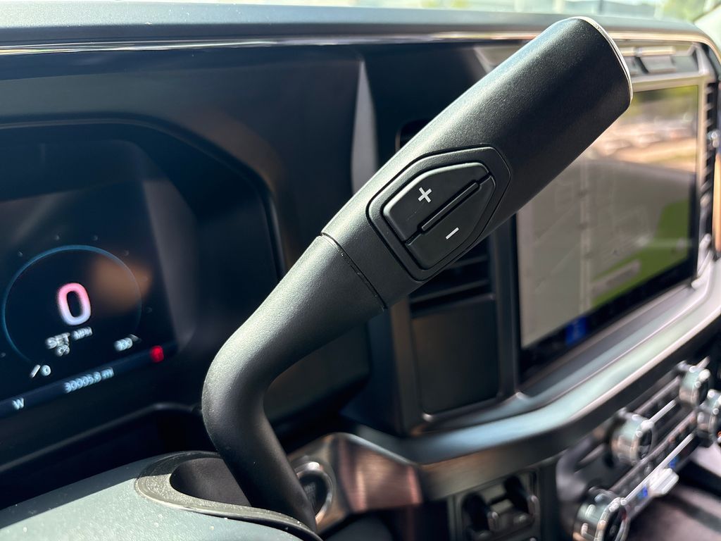 Used 2024  Ford Lariat image 29