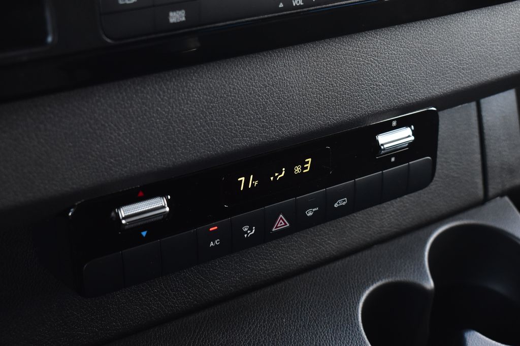 Thumbnail: 2025 Mercedes-Benz Sprinter - 21