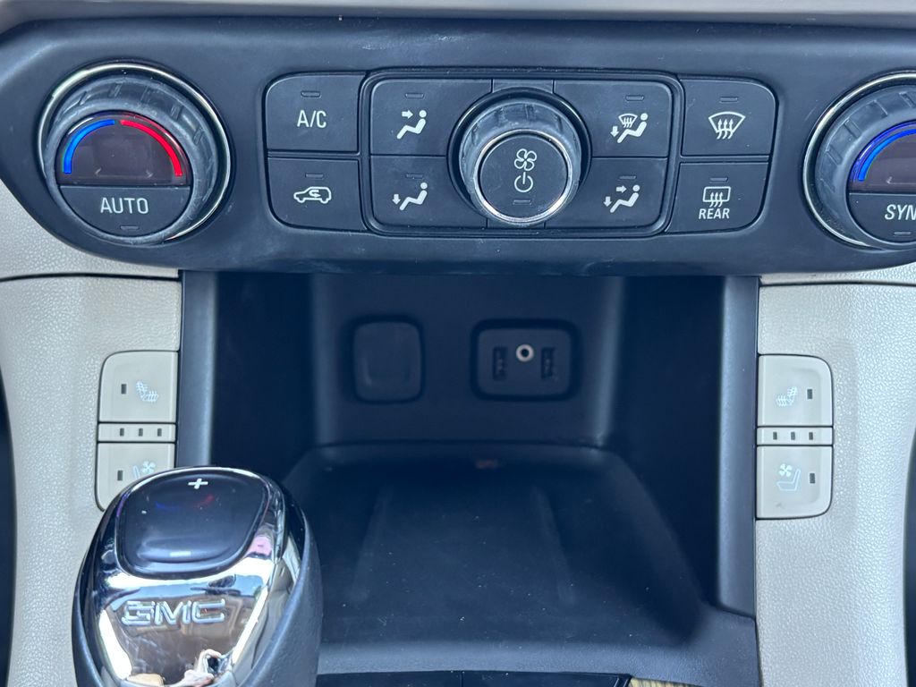 Thumbnail: 2019 GMC Acadia - 16