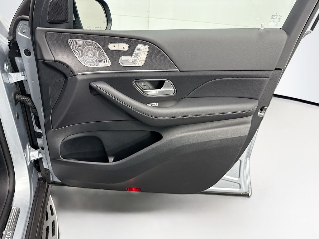 Thumbnail: 2025 Mercedes-Benz GLE - 24