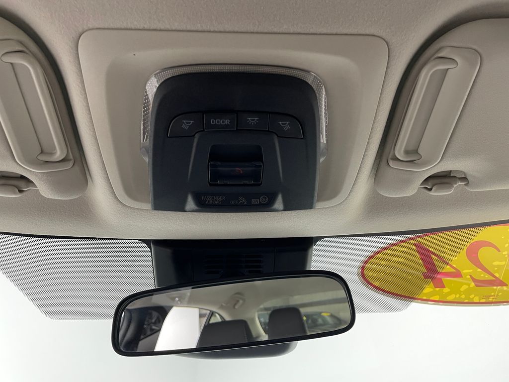 Thumbnail: 2024 Toyota Corolla - 31