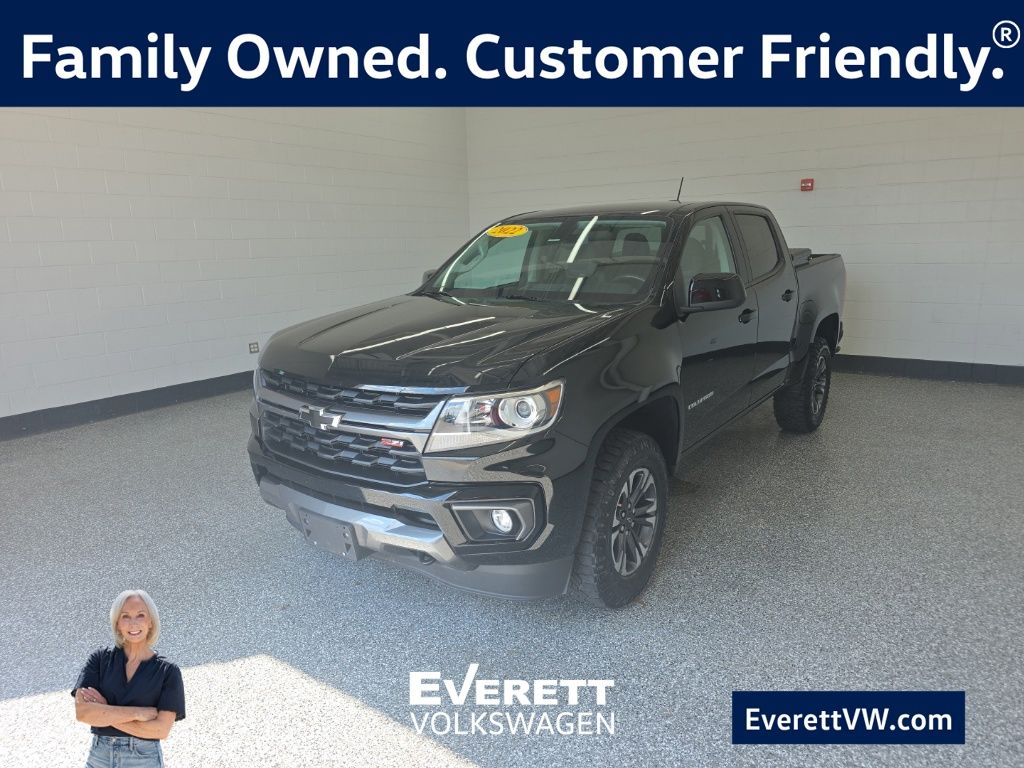 Black 2022 Chevrolet Colorado Pickup Truck Four-Wheel Drive 8-Speed Automatic