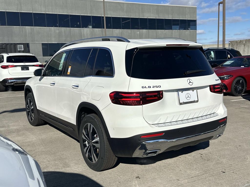 Thumbnail: 2025 Mercedes-Benz GLB - 7