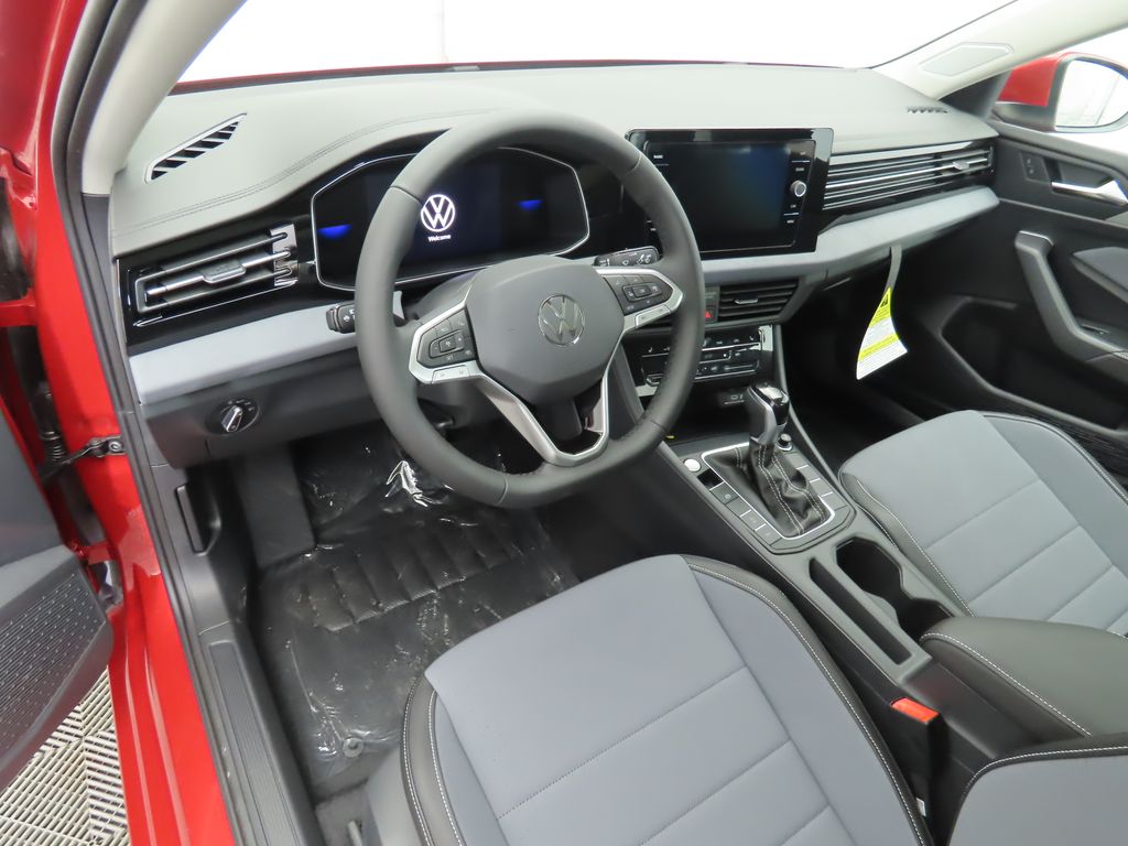 2025 Volkswagen Jetta SE 10