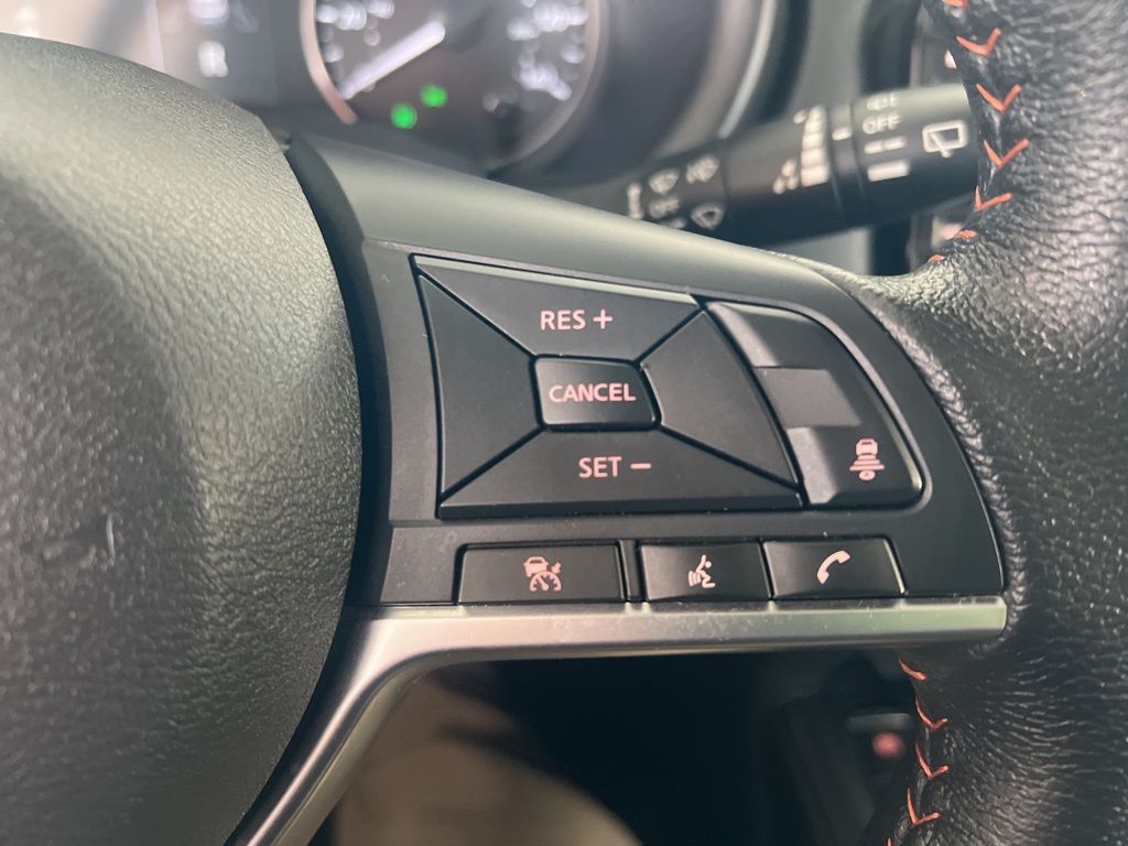 2024 Nissan Kicks SR photo