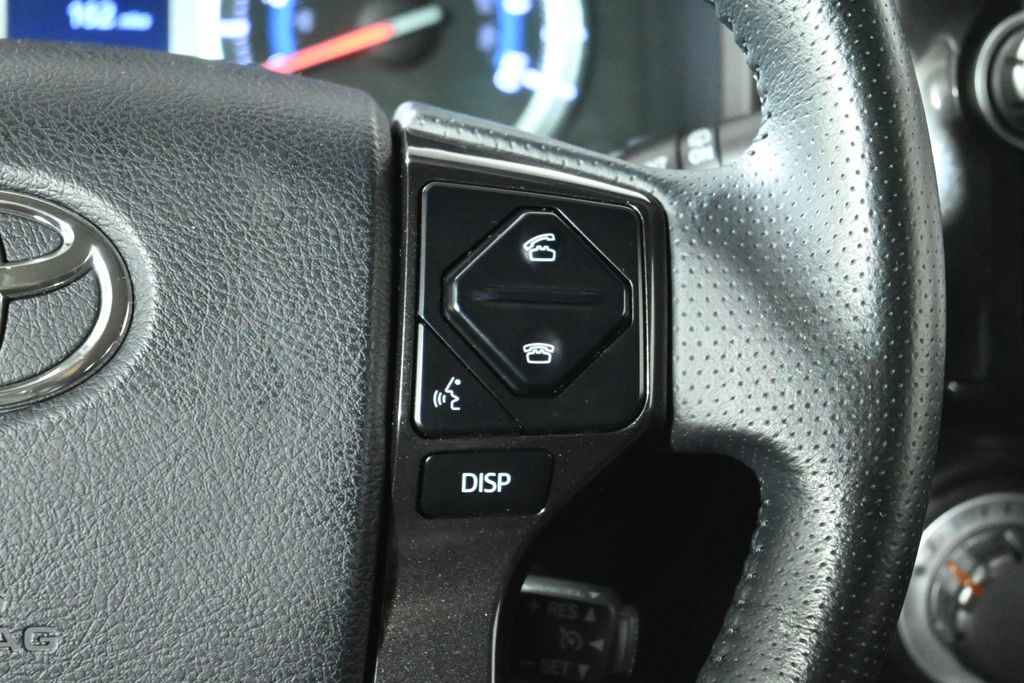 Thumbnail: 2016 Toyota 4Runner - 17