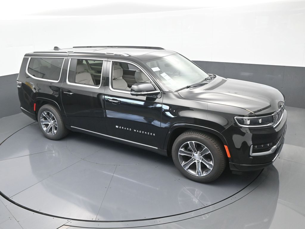 Used 2024 Diamond Black Crystal Pearlcoat Jeep Base image 69