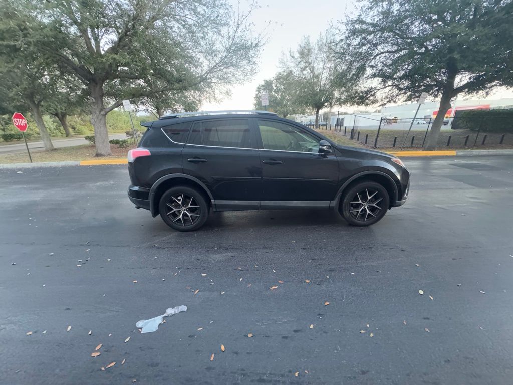 2018 Toyota RAV4 SE 6