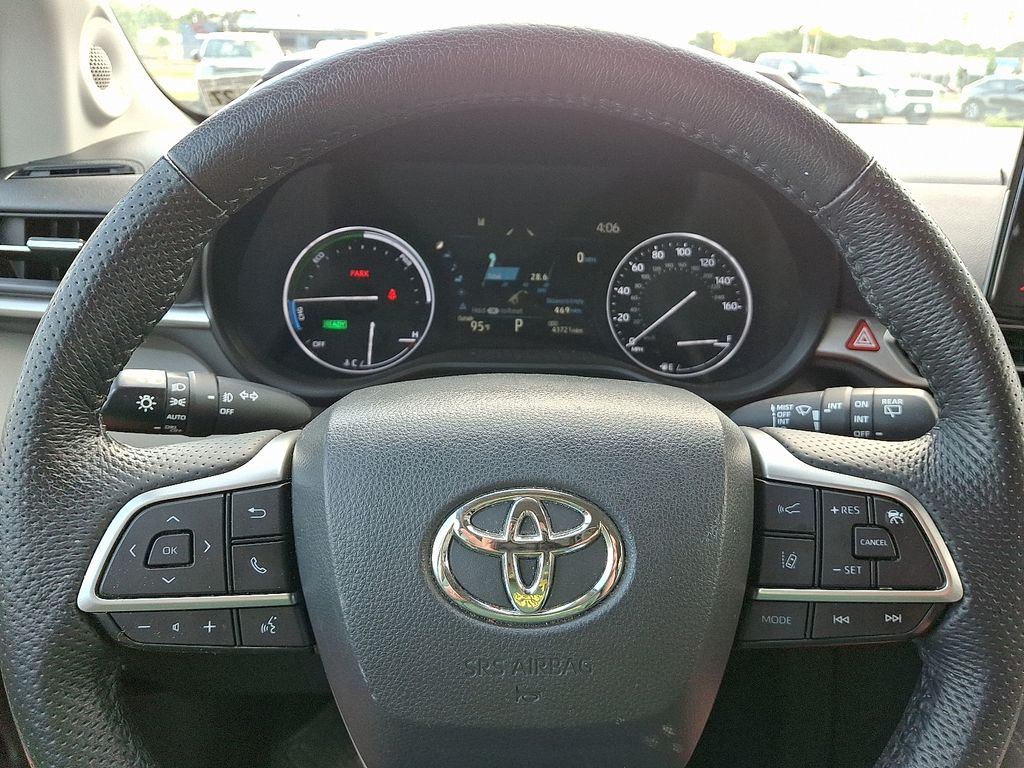 Thumbnail: 2022 Toyota Sienna - 24