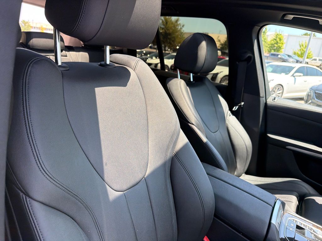 Used 2019 Gray BMW xDrive40i image 40