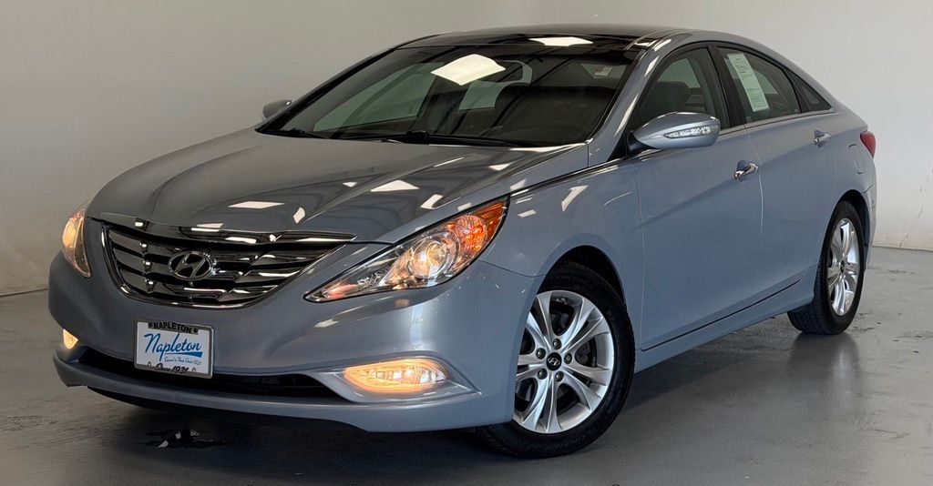 Iridescent Silver Blue Pearl Mica 2012 Hyundai Sonata Sedan Front-Wheel Drive 6-Speed Automatic