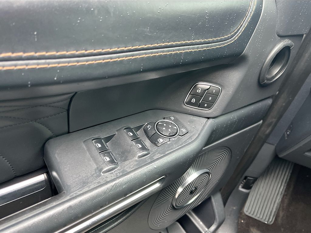 Used 2023 White Ford Platinum image 18