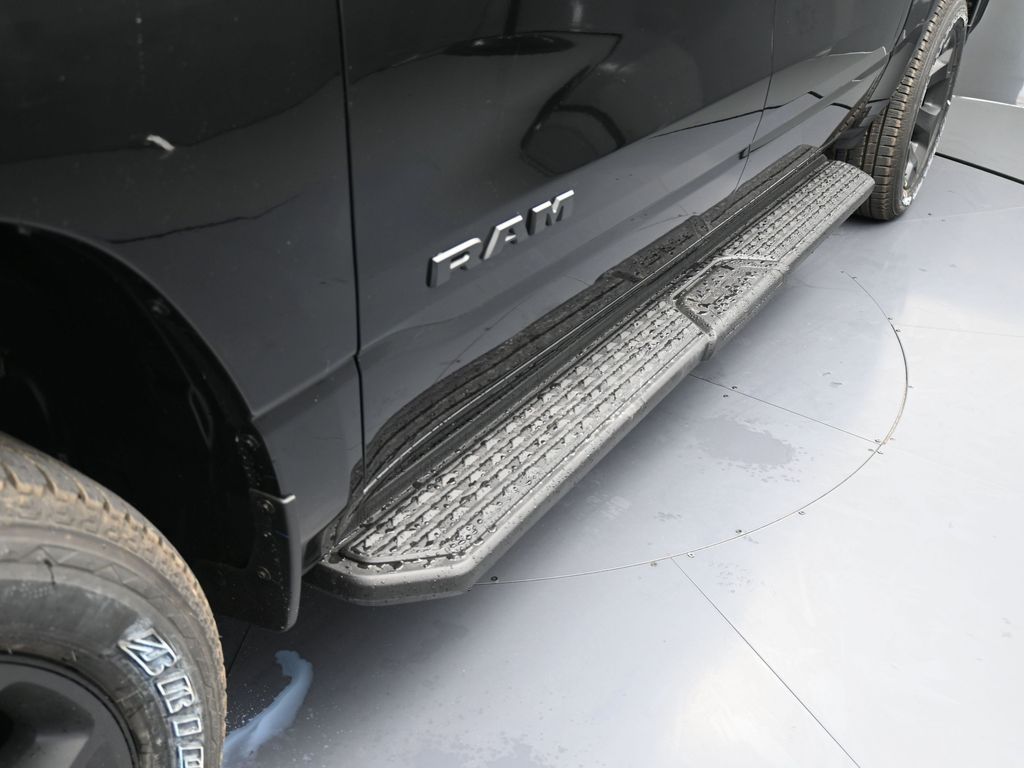 New 2026 Diamond Black Crystal Pearlcoat Ram Express image 28