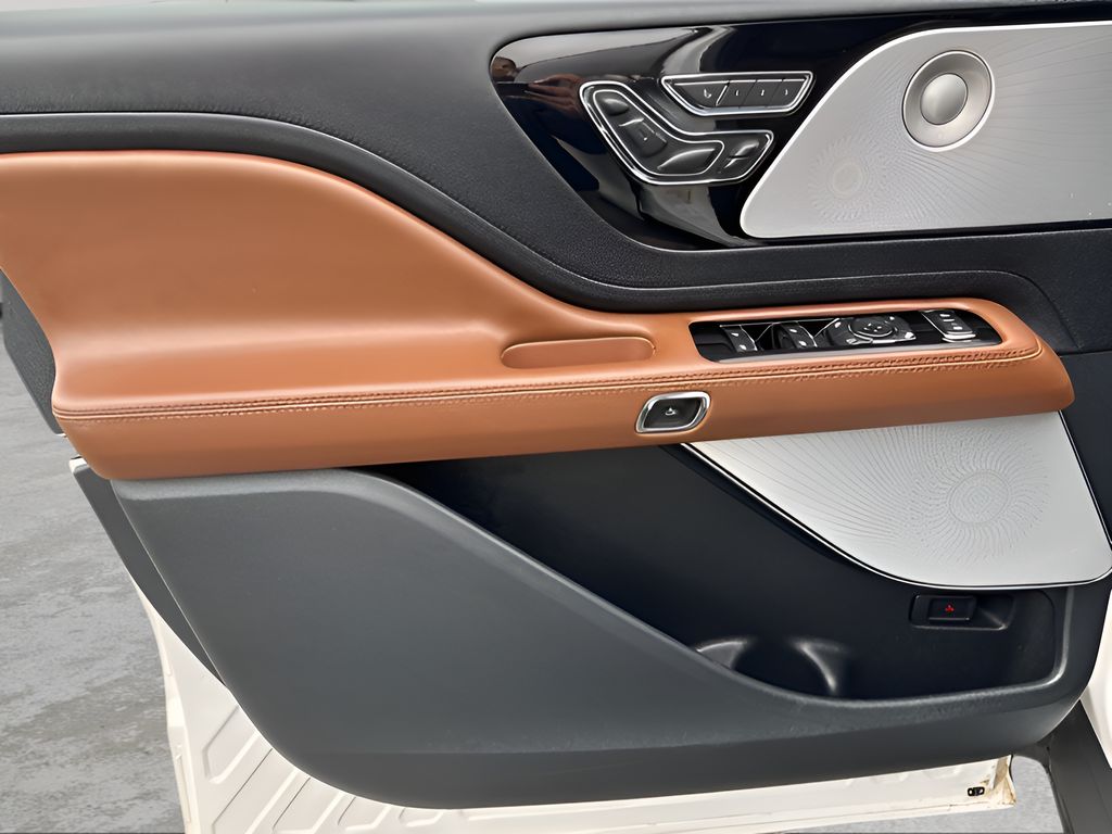 2023 Lincoln Aviator