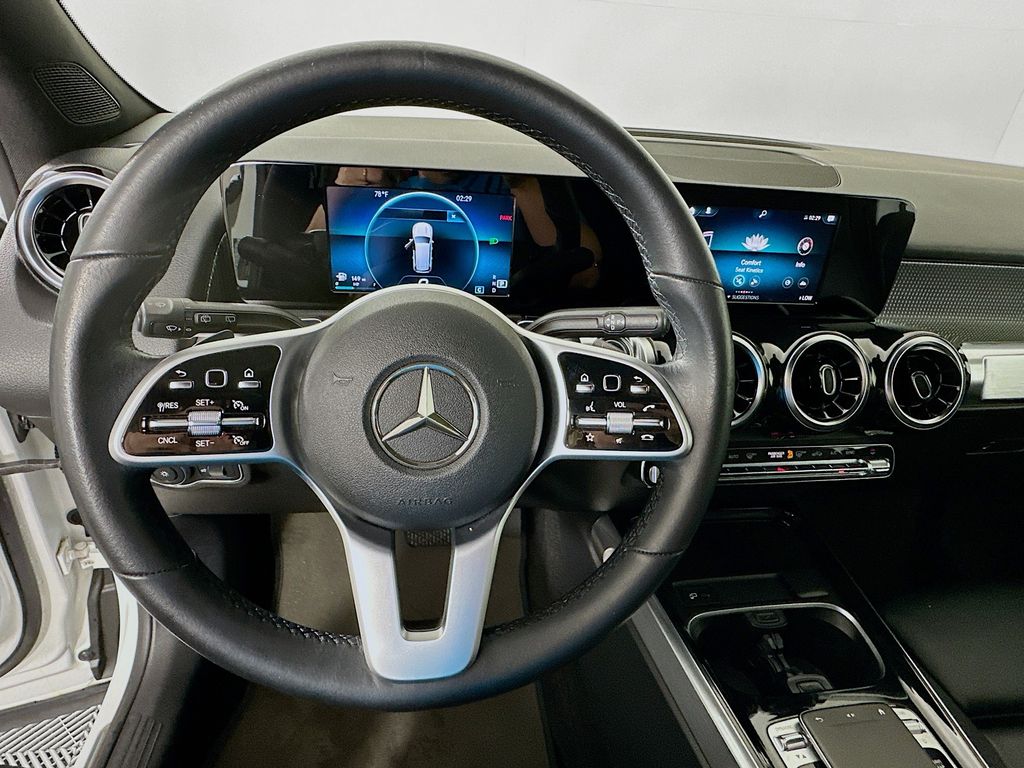 Thumbnail: 2020 Mercedes-Benz GLB - 11