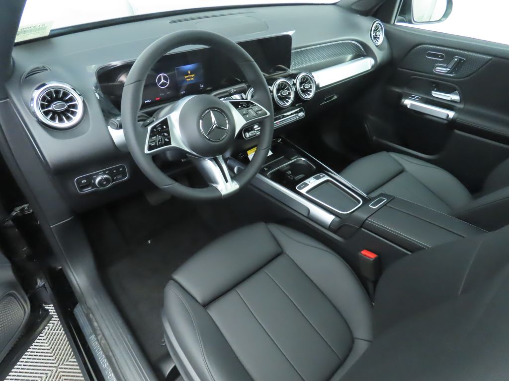 Thumbnail: 2025 Mercedes-Benz GLB - 9