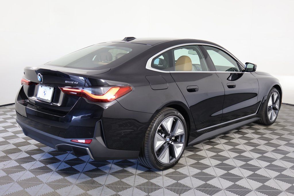 Thumbnail: 2026 BMW i4 - 2