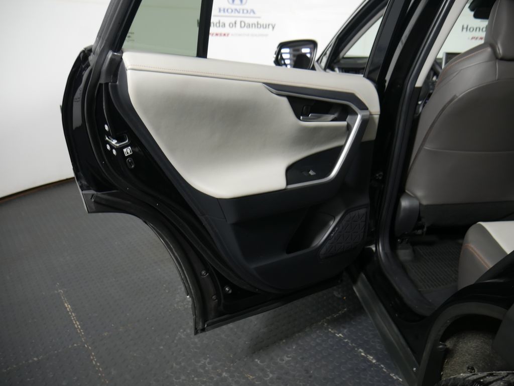 Thumbnail: 2019 Toyota RAV4 - 13