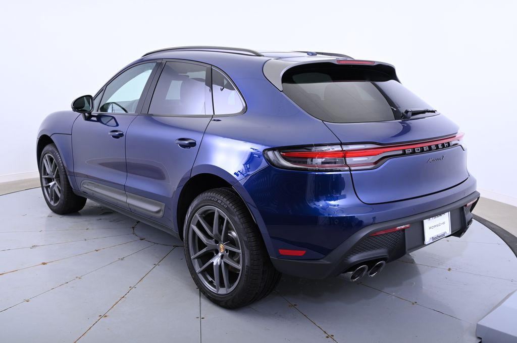 Thumbnail: 2025 Porsche Macan - 3