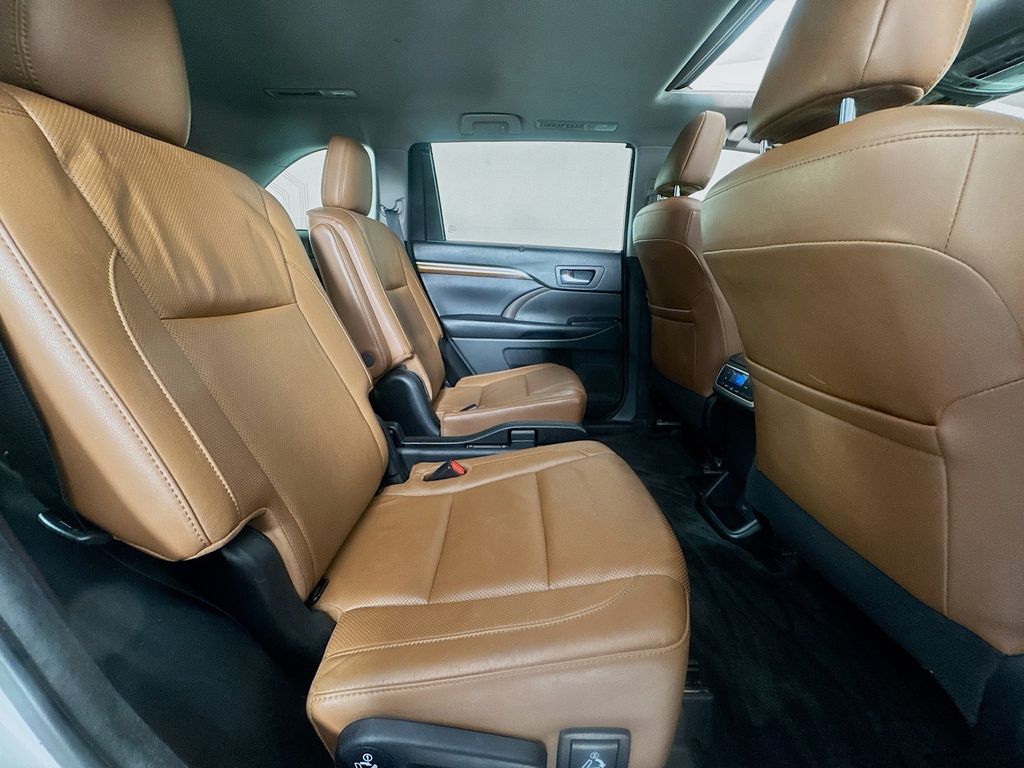 Used Car 2018 Toyota Highlander Hybrid  Limited For Sale Under $25,000 In Austin, Texas