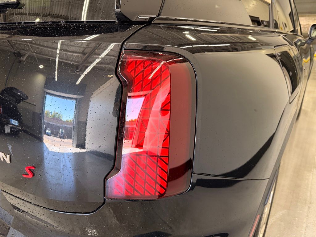 Thumbnail: 2027 MINI Cooper Countryman - 5