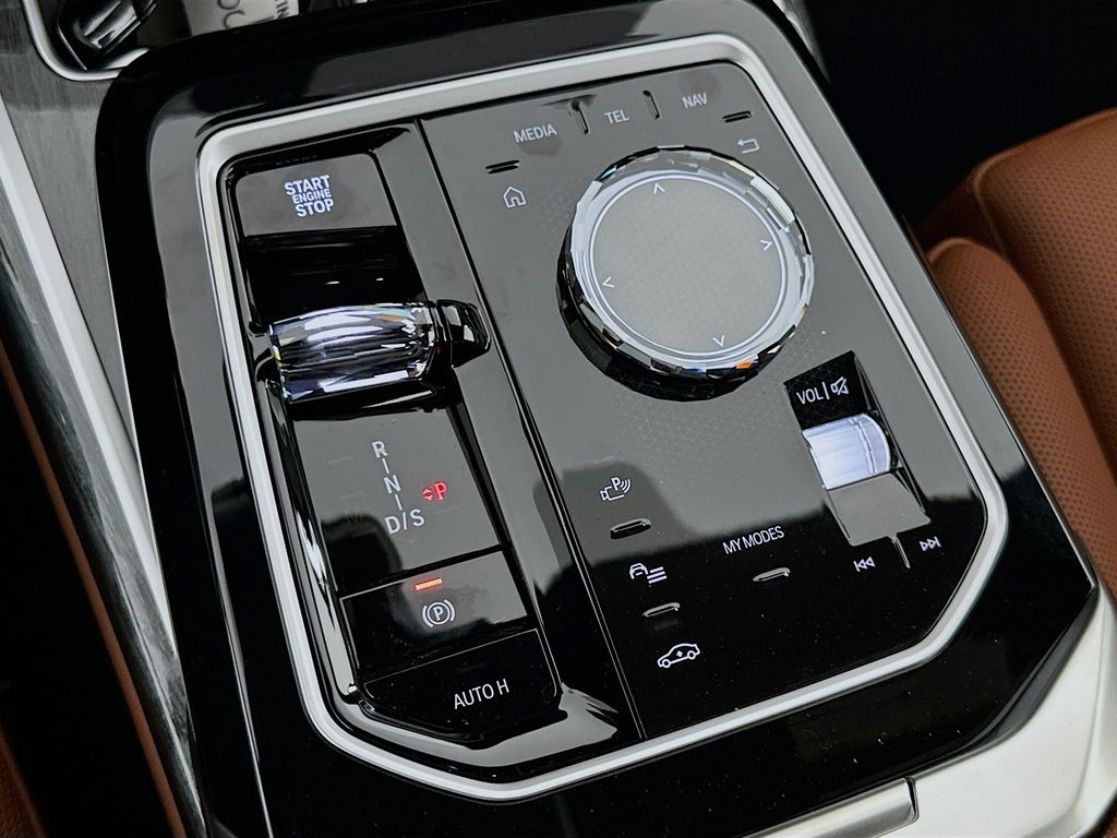 2025 BMW 7 Series 760i xDrive 15