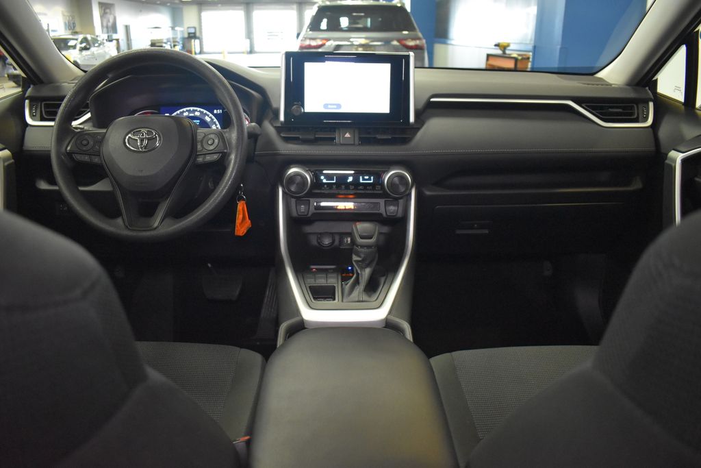 2023 Toyota RAV4 LE 17