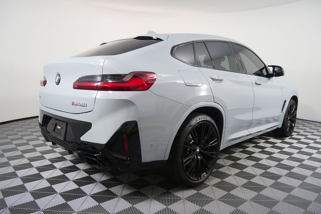 Thumbnail: 2023 BMW X4 - 3
