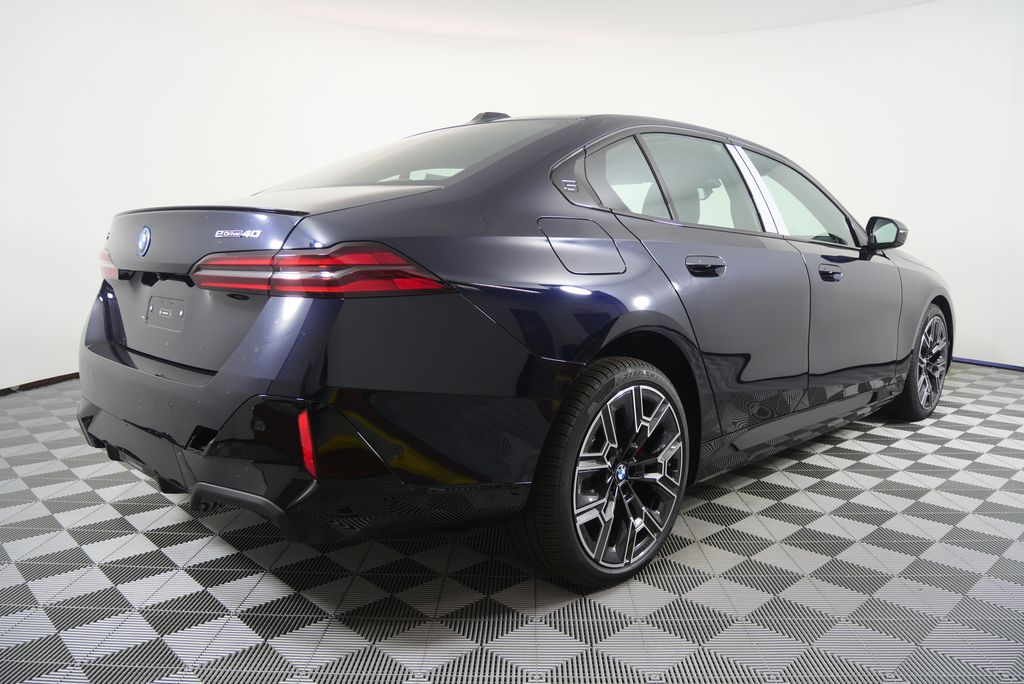 Thumbnail: 2026 BMW i5 - 3