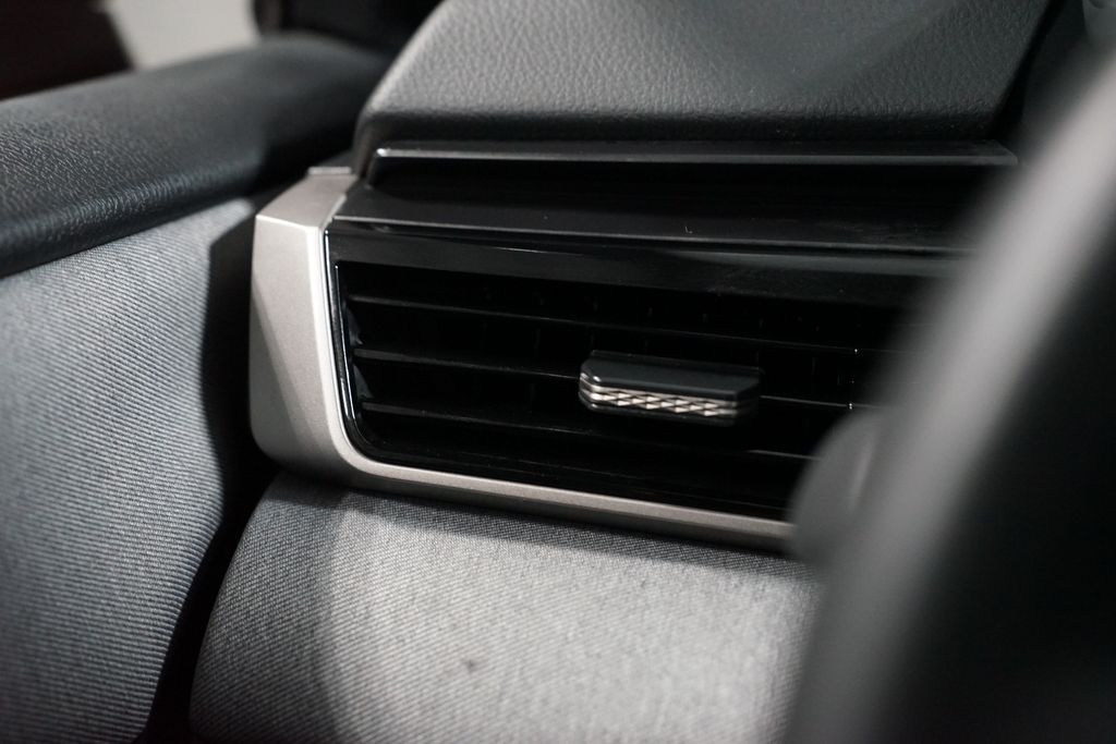 Thumbnail: 2025 Toyota Camry - 25