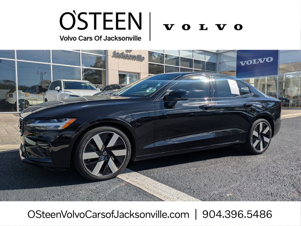 2024 Volvo S60 Recharge T8 Plus Dark Theme eAWD