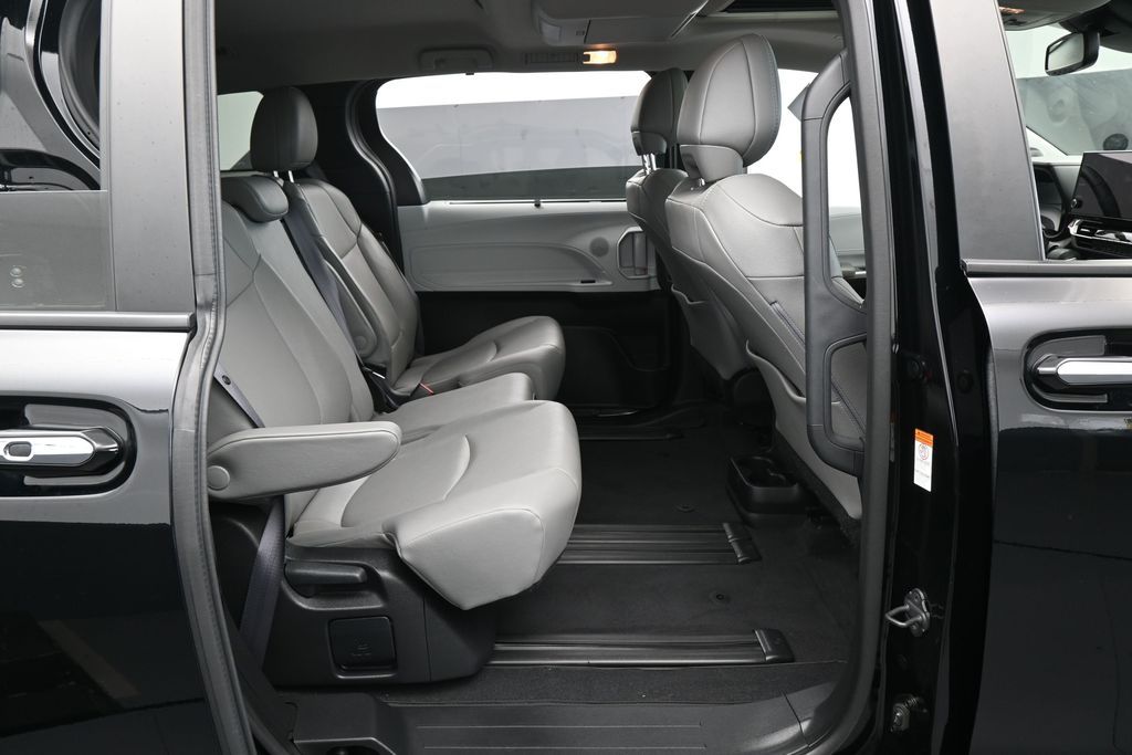 Used 2025 Midnight Black Metallic Toyota XLE image 41