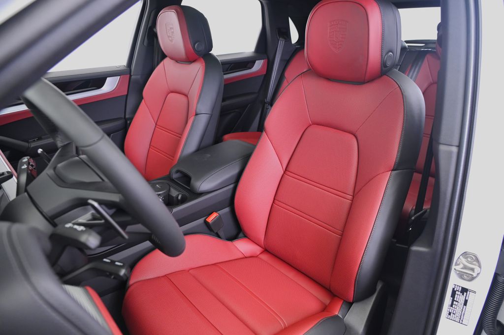 Thumbnail: 2026 Porsche Cayenne - 31