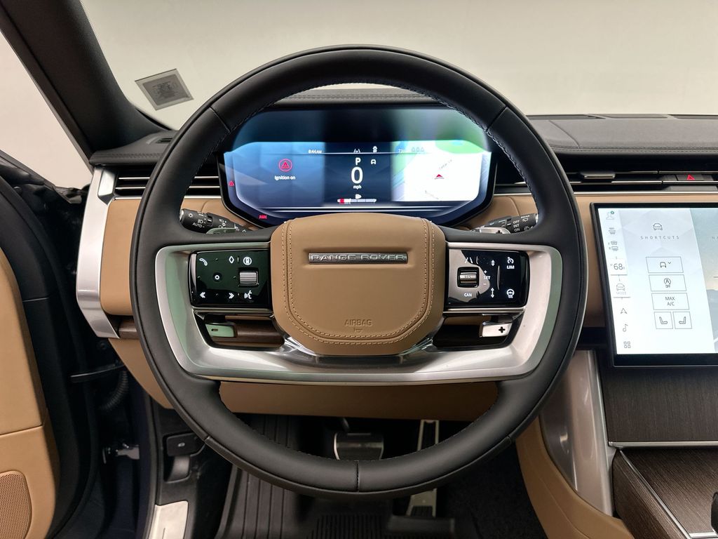 2025 Land Rover Range Rover SE 13
