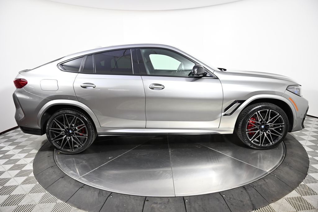 Thumbnail: 2022 BMW X6 - 6