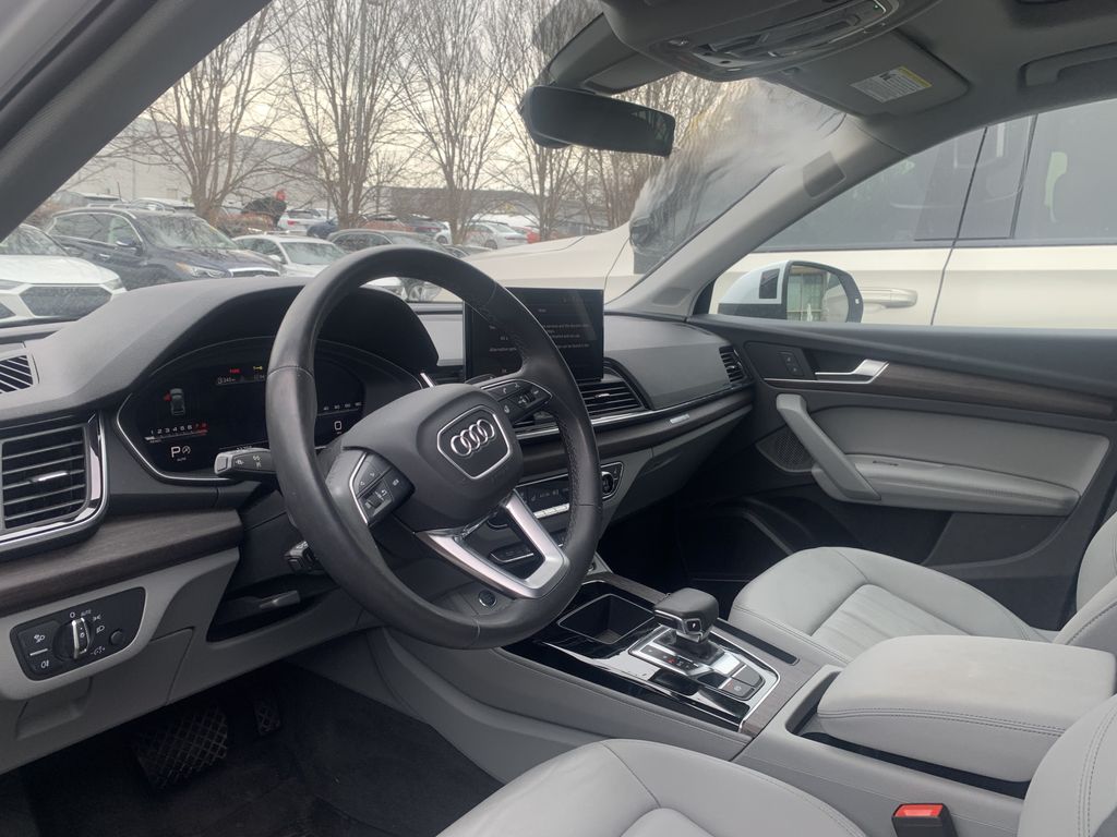 Thumbnail: 2023 Audi Q5 - 6