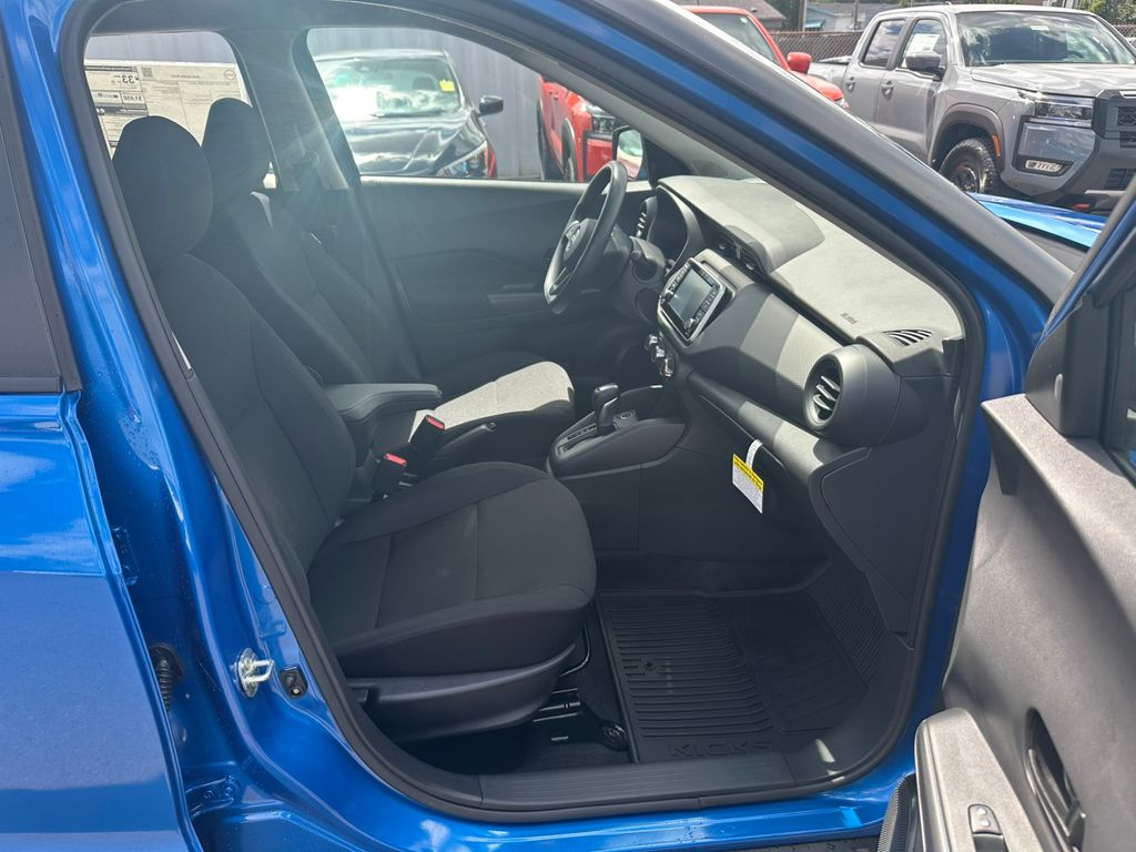 2025 Nissan Kicks Play S