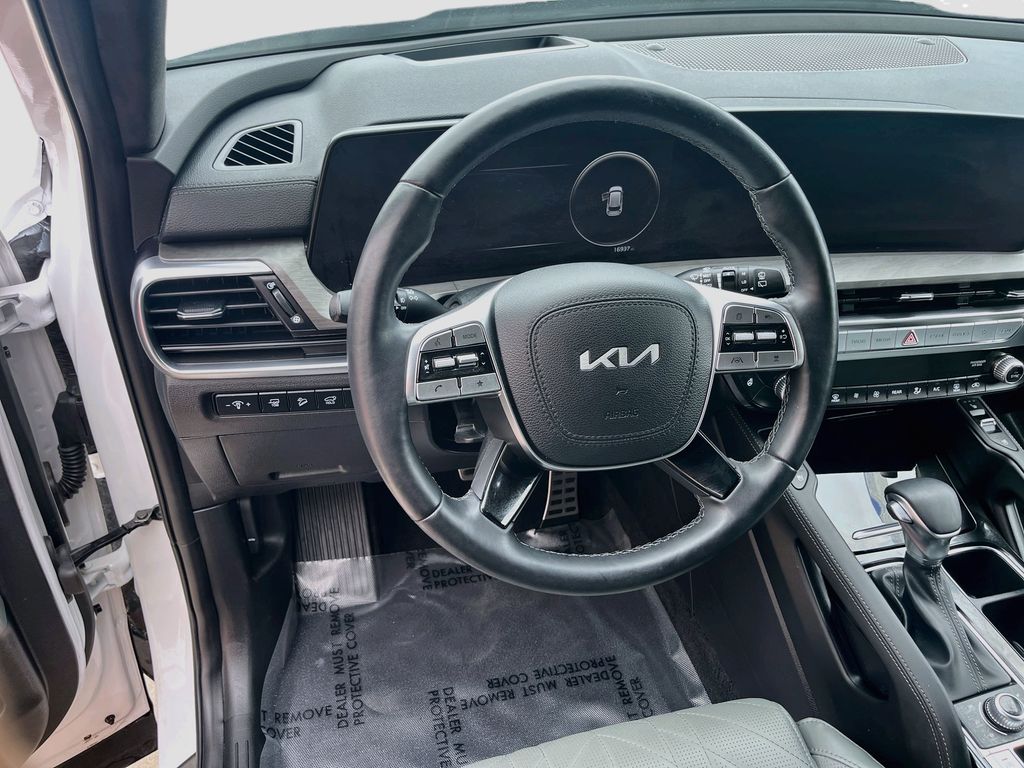 Used 2024 White Kia SX-Prestige X-Pro image 11