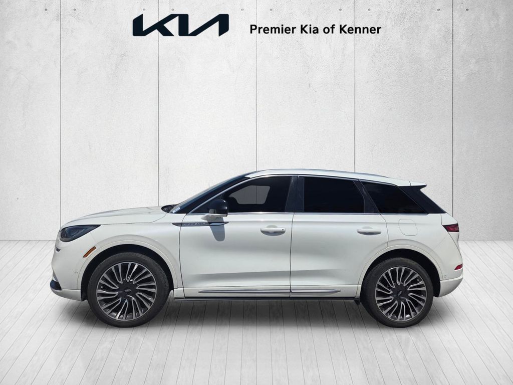 Used 2022 White Lincoln Standard image 2