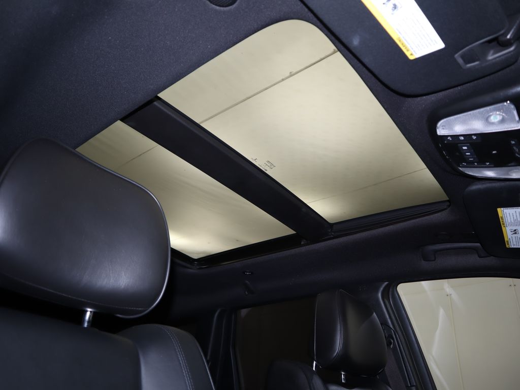 Thumbnail: 2020 Jeep Grand Cherokee - 19