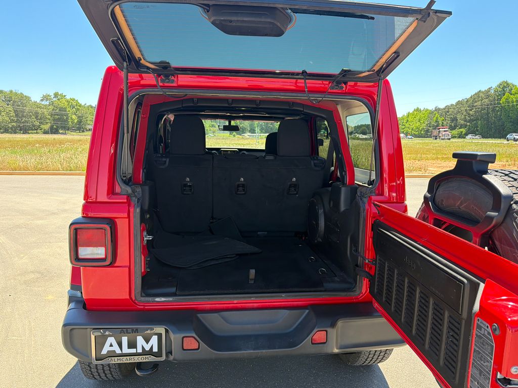 Used 2022 Red Jeep Unlimited Sahara image 18