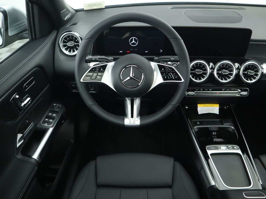 Thumbnail: 2026 Mercedes-Benz GLB - 10