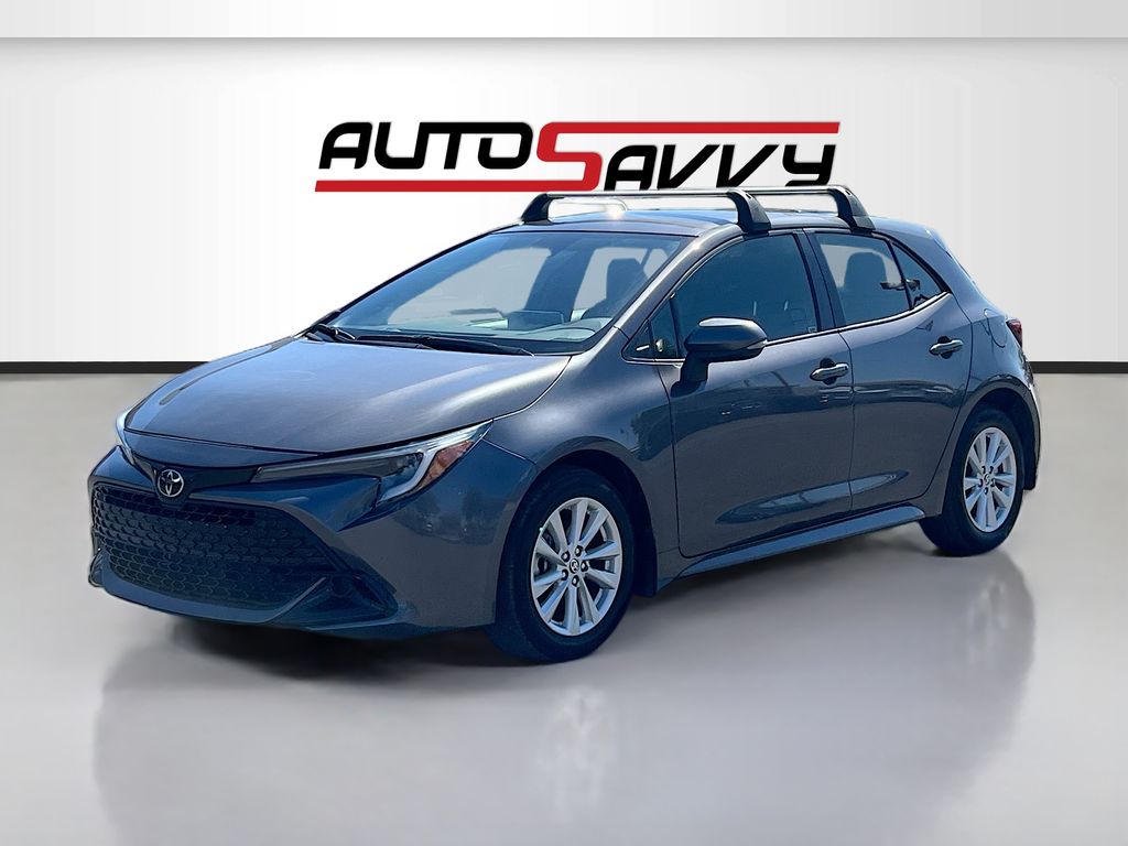 Used 2025 Gray Toyota SE image 3